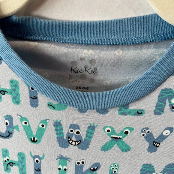 Boy - XS or 5/6 - NWT KicKee Monster Alphabet Tee - Picture 1 of 4